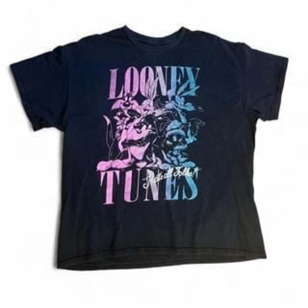 Vintage Looney Tunes Multicolored Graphic Tee - 'That's All Folks!'